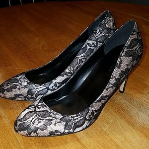 Ann Taylor size 9 pumps